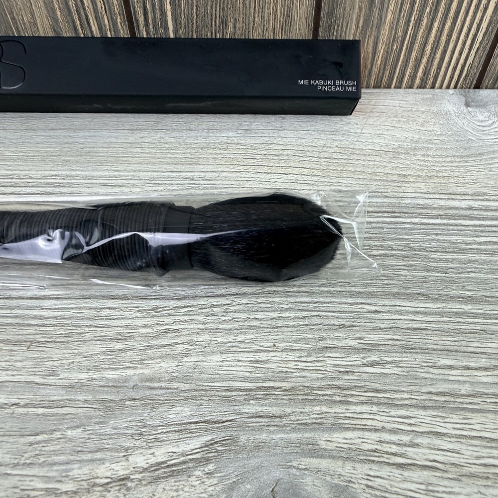 Nars Mie Kabuki Brush #1861 Length 7 Inches Full Size Brand New Sealed Boxed - Picture 12 of 16